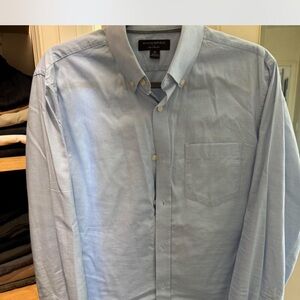 Banana Republic Men's Sky Blue Button Down Shirt